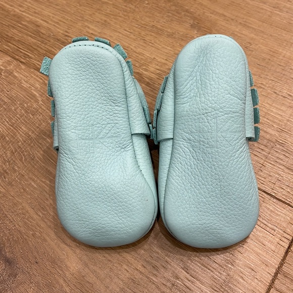 Freshly Picked Moccasins Cool Mint - Size 3 (12-18 months) NWOT - Picture 4 of 7